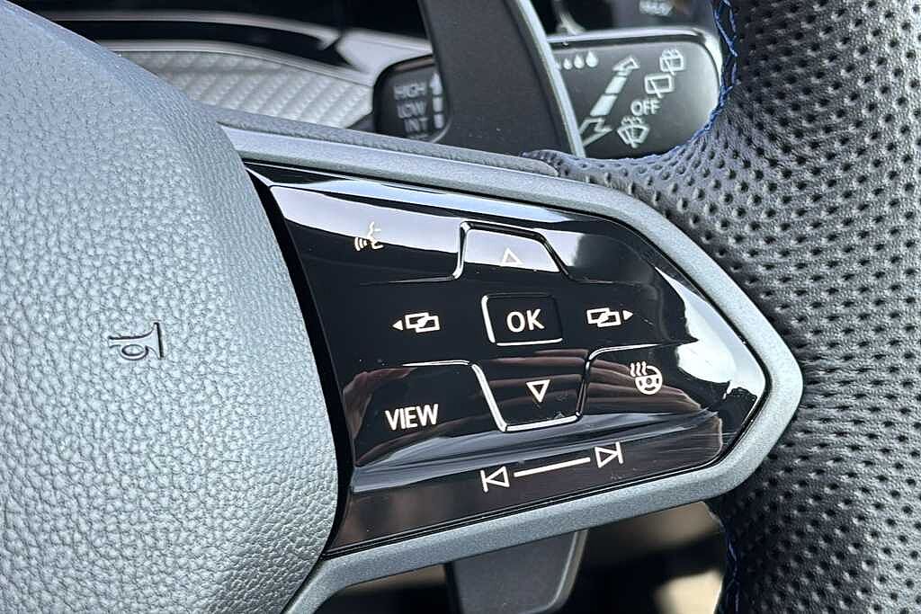 Volkswagen Golf R MK8 2.0 TSI 4Motion 320PS DSG 5 Dr